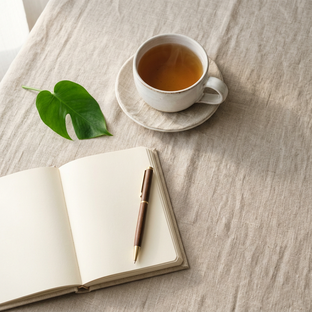 Selbstfürsorge Routine – Journal und Tee